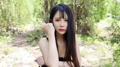 Original explosive news. Villagers who went up the mountain to chop firewood encountered a depressed and lonely young woman - Tangtang